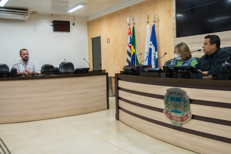 Comissão pede esclarecimentos ao secretário de Educação André Francesco