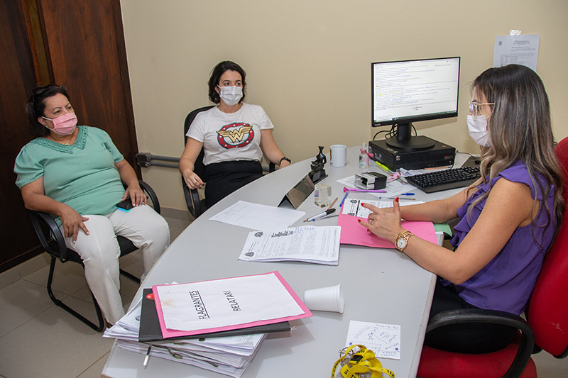 Visita à Delegacia de Defesa da Mulher