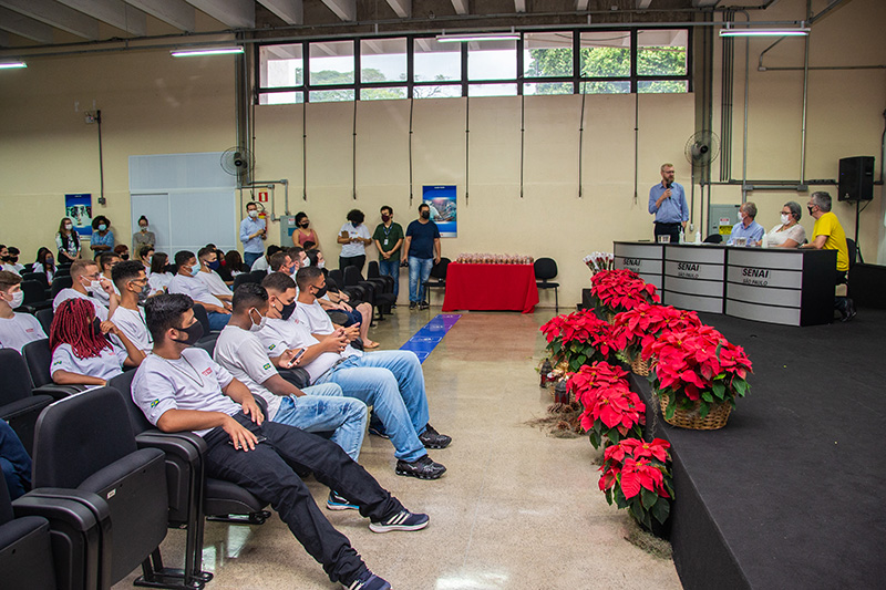 Presidente da Câmara participa de formatura de cursos automotivos do Ceprosom