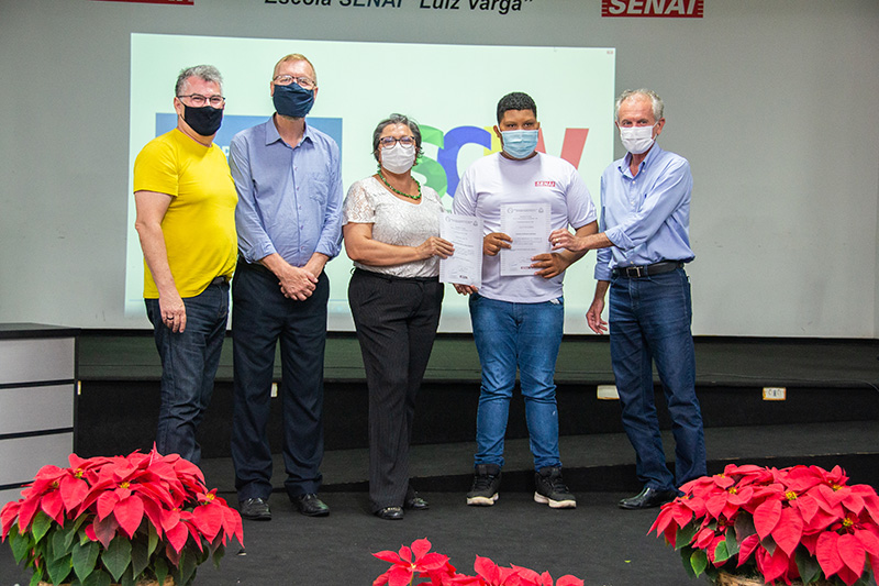 Presidente da Câmara participa de formatura de cursos automotivos do Ceprosom