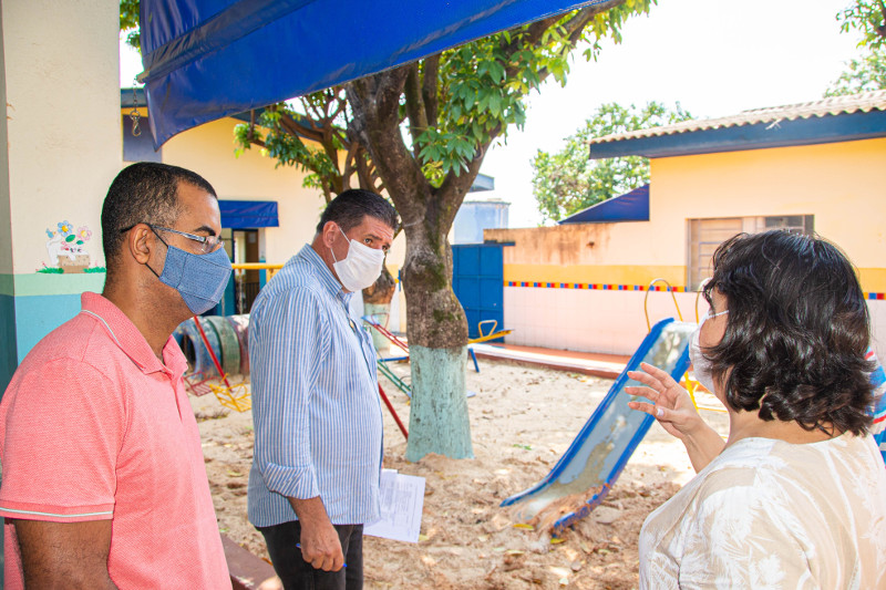 Obras realizadas no parquinho