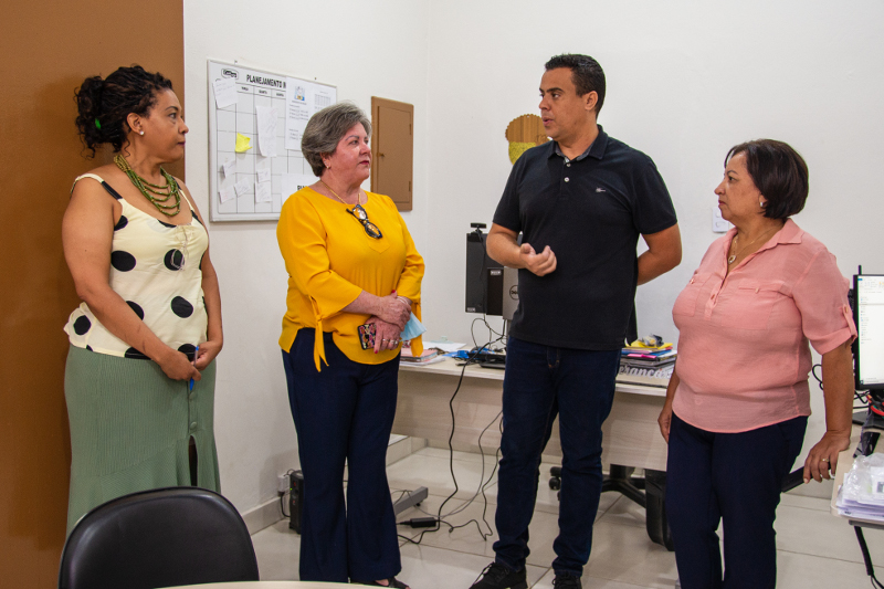 Comissão de Educação da Câmara visita Emeief Deputado Laércio Corte