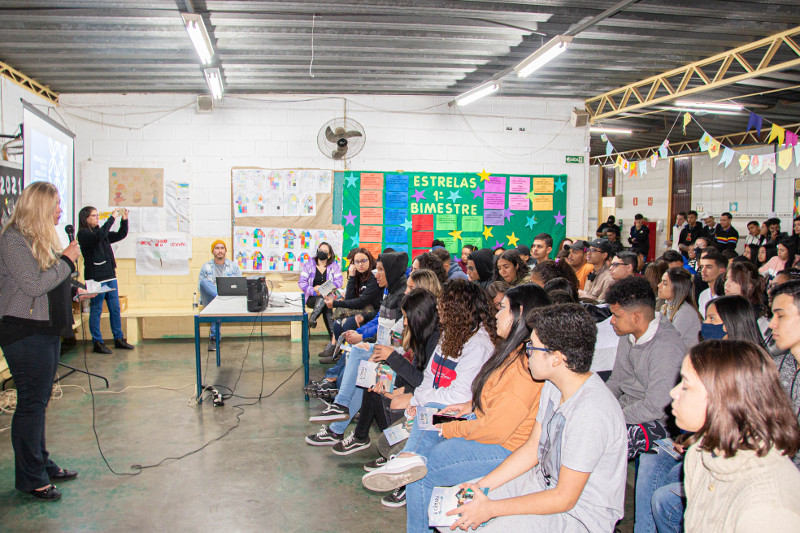 Câmara leva palestras sobre dependência química à escola Margarida Paroli Soares