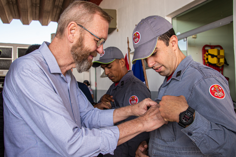 Presidente da Câmara participa de homenagem a bombeiros