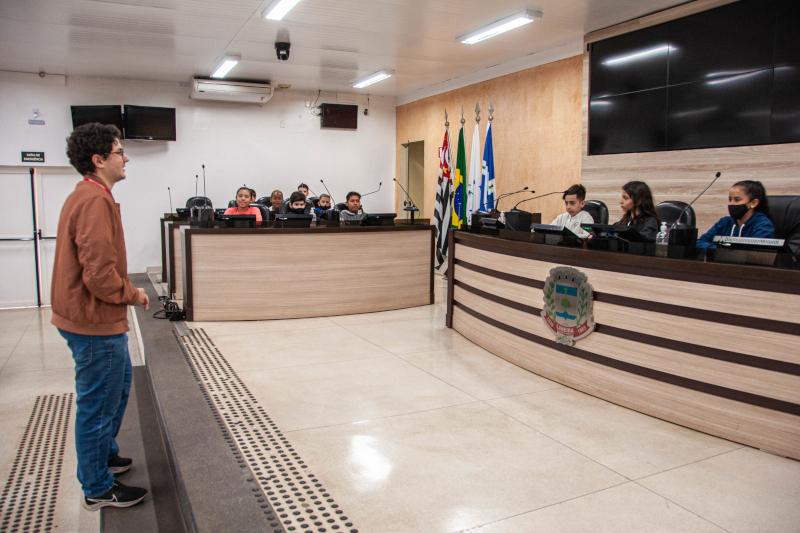 Câmara realiza visita guiada para alunos do Ceief Rafael Affonso Leite
