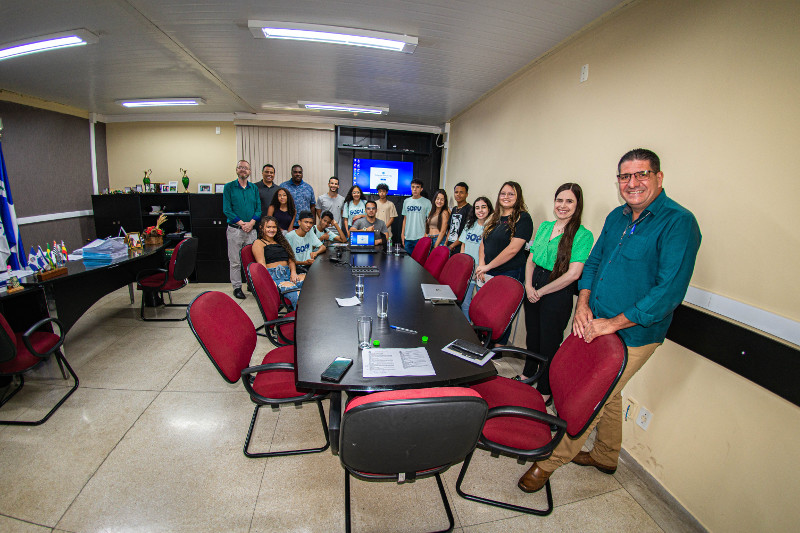 Câmara de Limeira recebe alunos do Senac para visita guiada