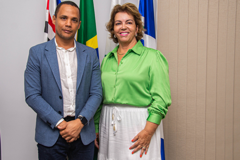 Everton Ferreira recebe visita de presidente do Fundo Social, Roberta Botion