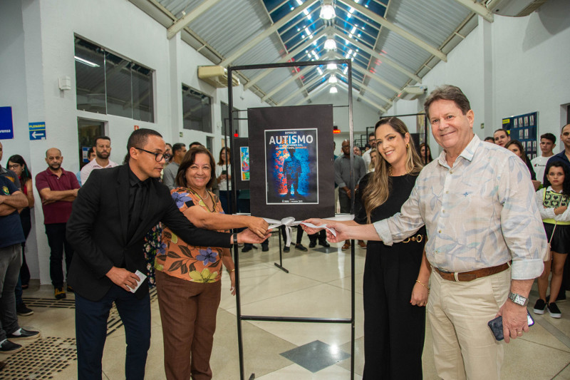 Câmara de Limeira realiza exposição com trabalhos de alunos do projeto Ame-Tea