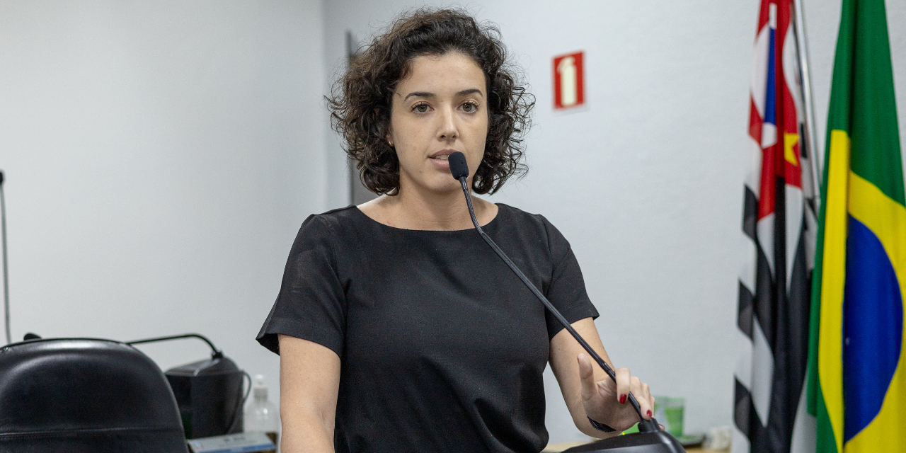 Lei de Mariana Calsa que atualiza regras para jornada especial de servidores com dependentes com deficiência é regulamentada