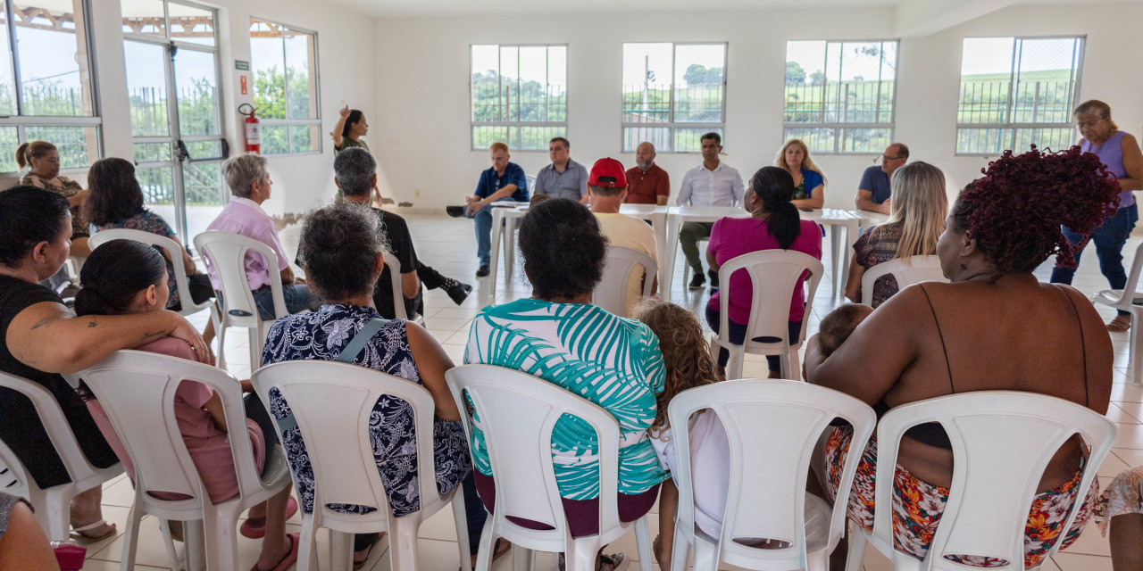 Comissão de Obras faz reunião no Residencial Rubi para tratar sobre transporte escolar