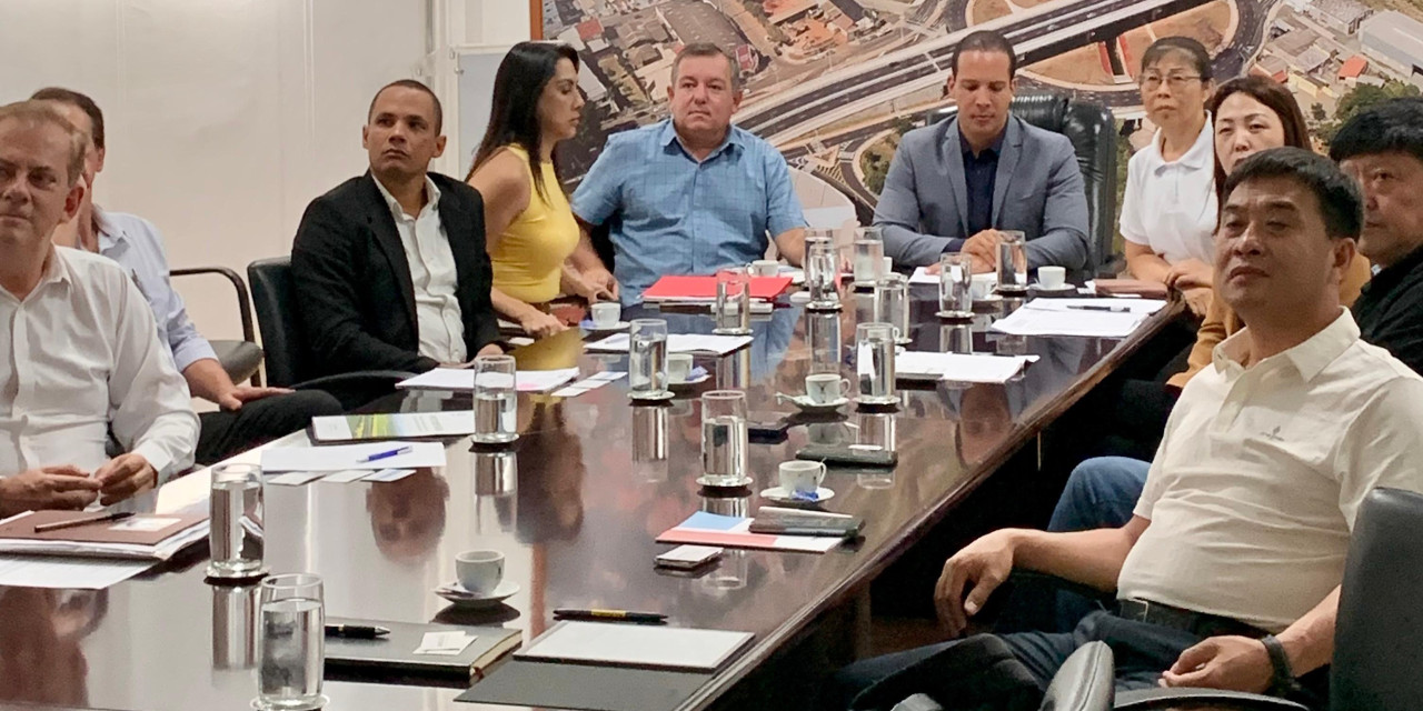 Presidente da Câmara participa de reunião com comitiva chinesa de Hulunbuir