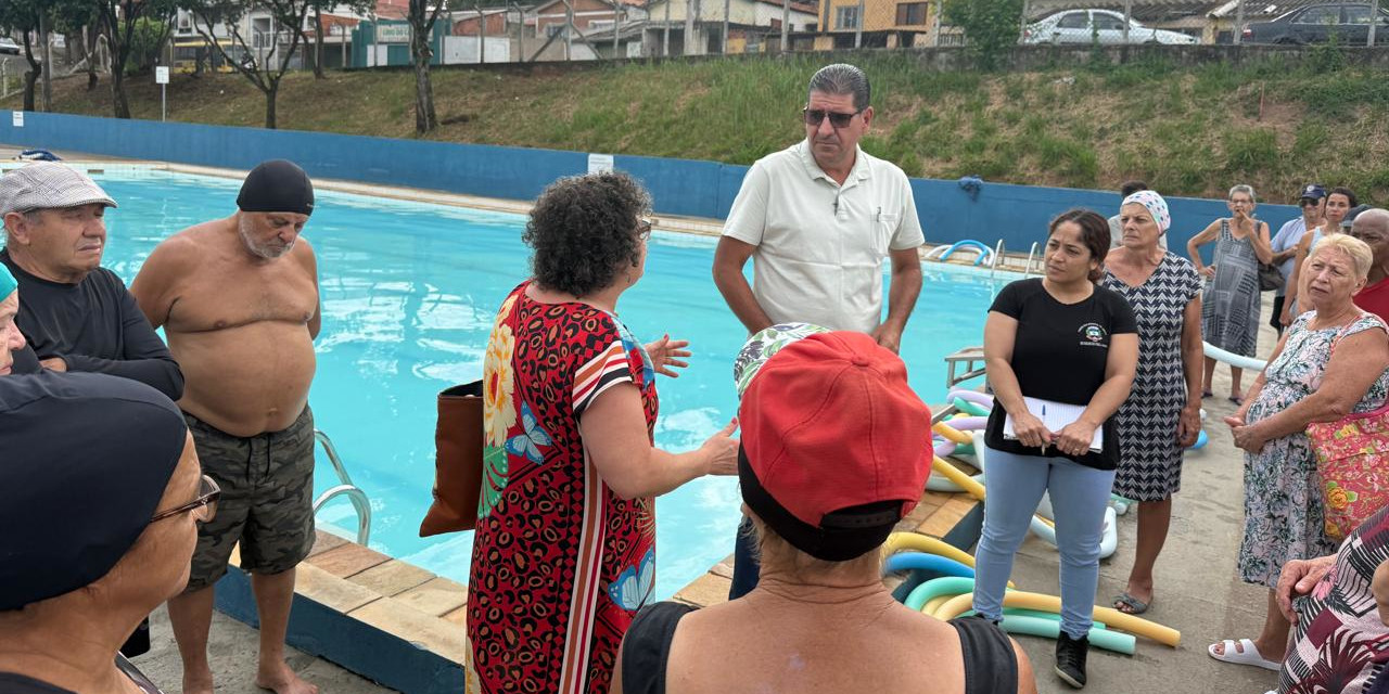 Em diligência, Helder do Táxi fiscaliza as condições do Centro Comunitário do Parque Hipólito