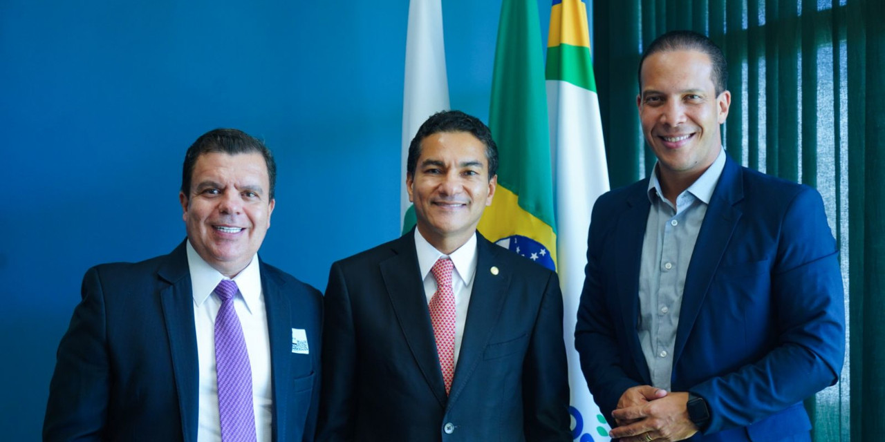 Solicitar recursos para as secretarias de Saúde, Educação e Esportes; Santa Casa e entidades assistenciais foi motivo da visita