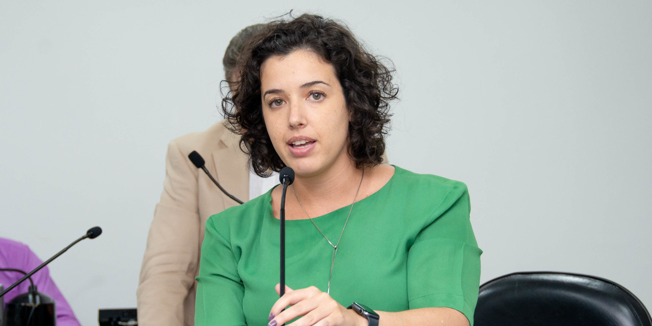 Lei de Mariana Calsa, que permite pagamento de passes do transporte público com débito e PIX, é implementada