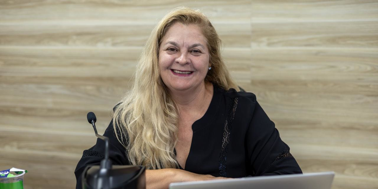 Lu Bogo recebe resposta à Moção N°37/2025 da falta de medicamentos