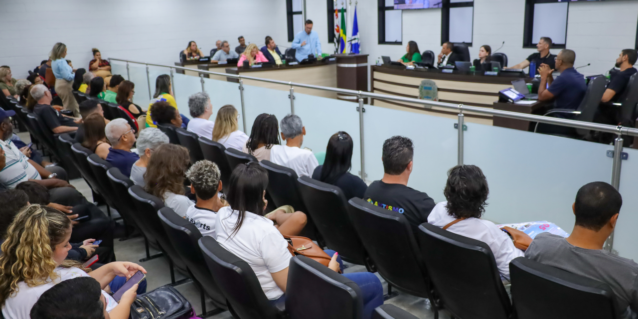 Ordem do Dia tem dois projetos aprovados; foram discutidos três requerimentos e votadas duas moções