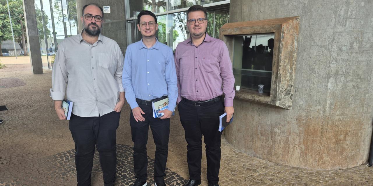 Secretário João Paulo Bosco e pelos servidores do Controle Interno, Celso Betito e Guilherme Antunes