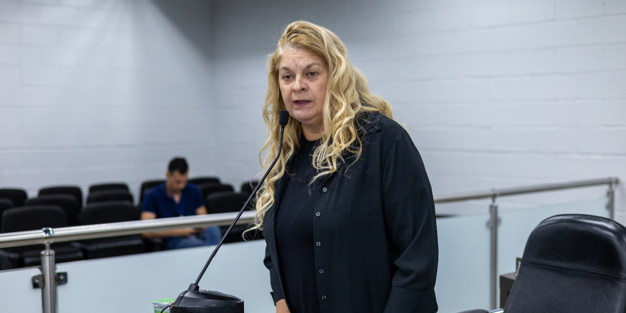 Poda e remoção de árvores são temas de requerimento apresentado por Lu Bogo