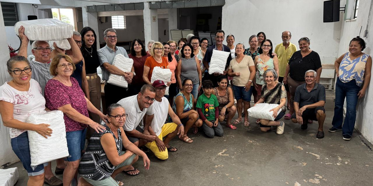 Dr. Marcelo Rossi propõe moção aos voluntários do projeto de confecção de fraldas