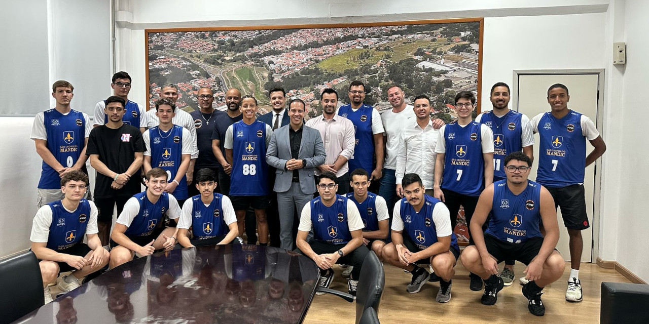 Costa Júnior participa de reunião com prefeito e time de jogadores da Mandic Limeira Basket