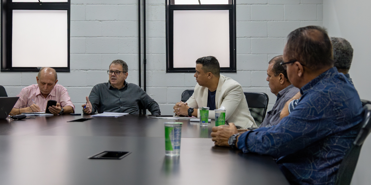 Farmácias do Governo do Estado e da Prefeitura apresentam problemas na manutenção dos estoques, segundo munícipes