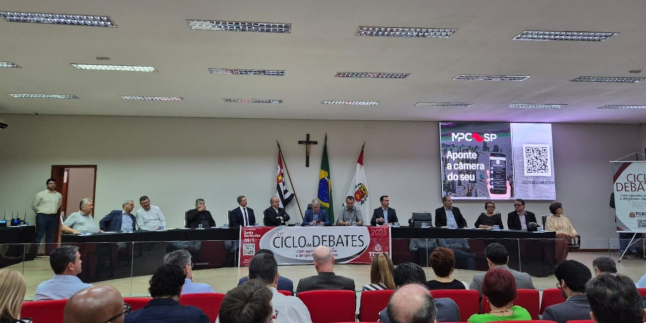 Ciclo de debates abordou assuntos relevantes na administração pública municipal