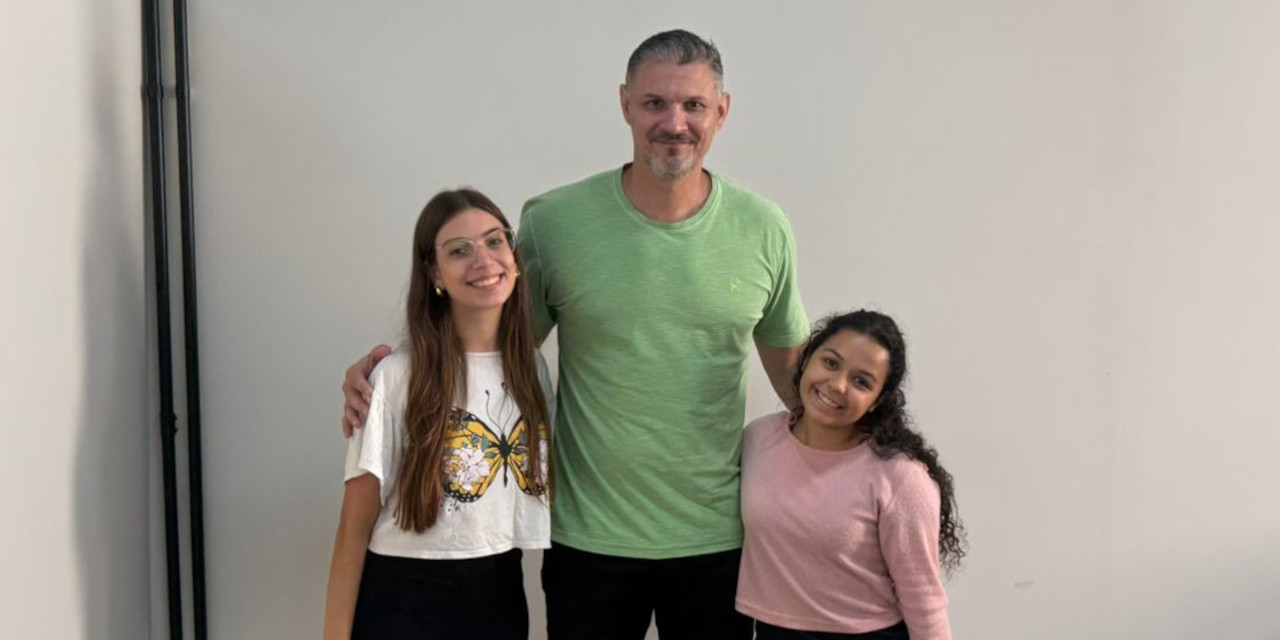 Costa Júnior recebe alunas da Unicamp para debater projeto de lei voltado à saúde do idoso em Limeira