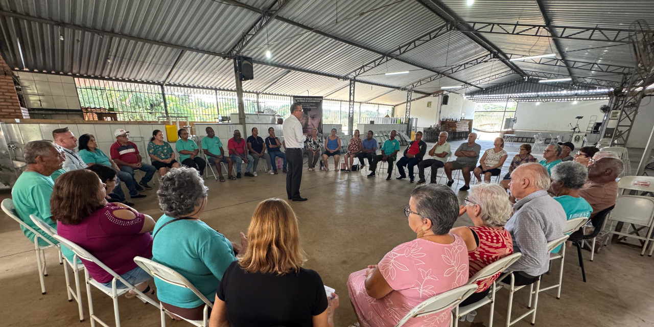 “Jovens de Ontem” participaram da dinâmica que estimula o cérebro e palestra realizada pelo vereador Dr. Marcelo Rossi