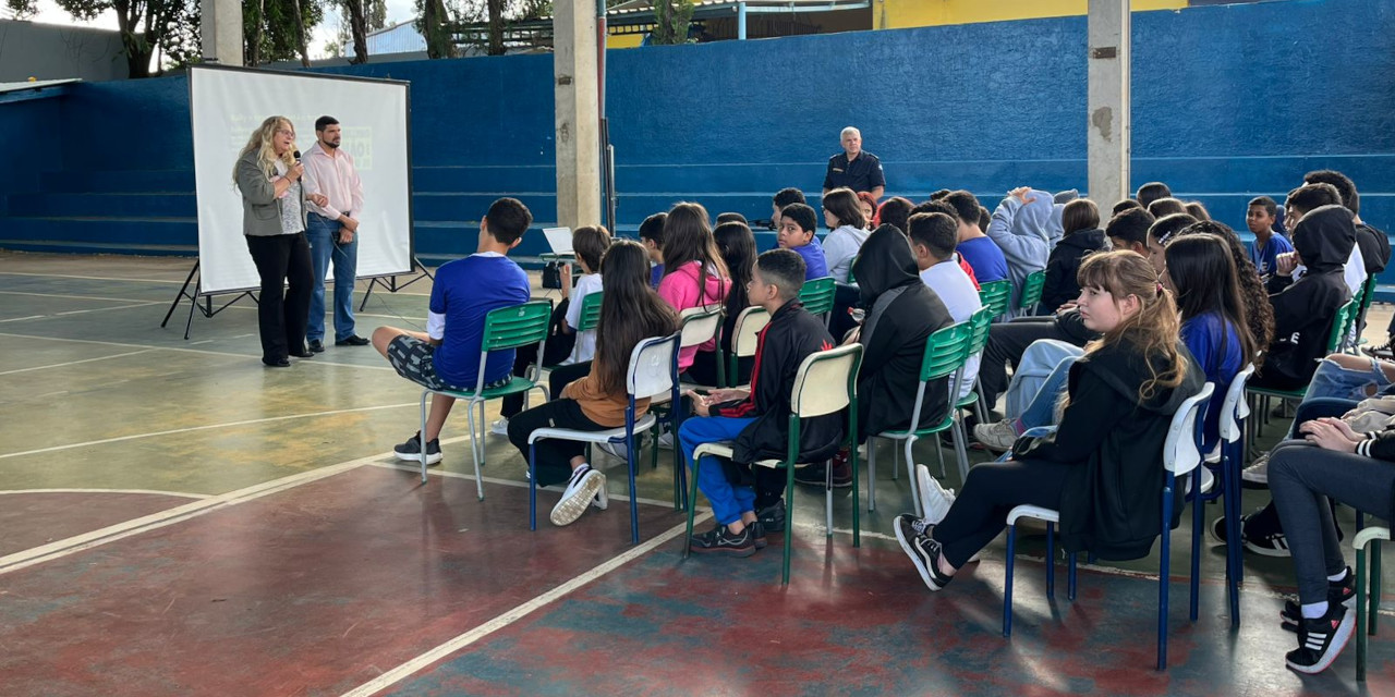 Os estudantes aprenderam sobre os perigos e a importância de combatê-lo