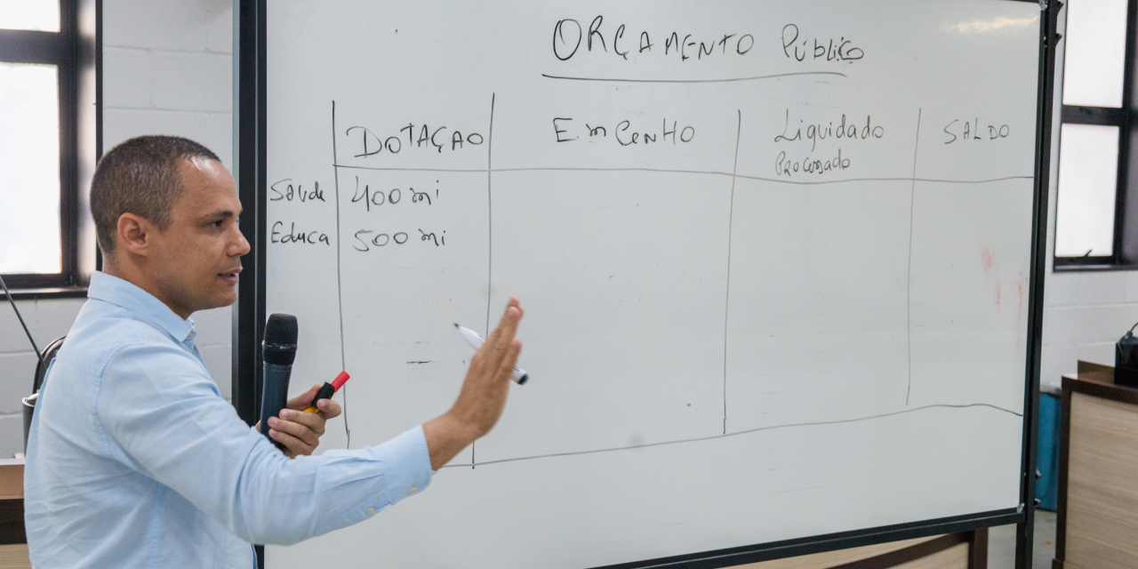 O presidente da Câmara apresentou uma explicação sobre o tema