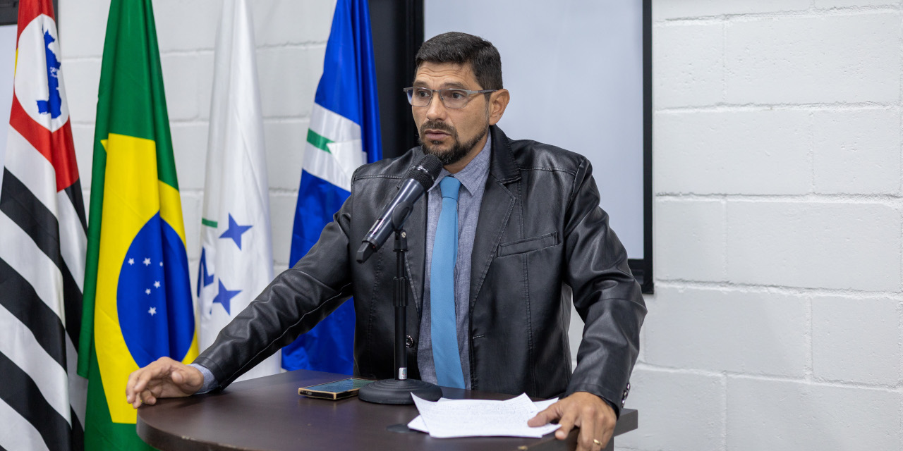 Marcio do Estacionamento cobra Prefeitura sobre placas de rua apagadas e ilegíveis em Limeira