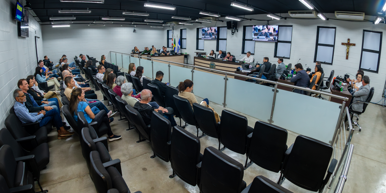 Câmara aprova cinco projetos e duas moções na sessão ordinária