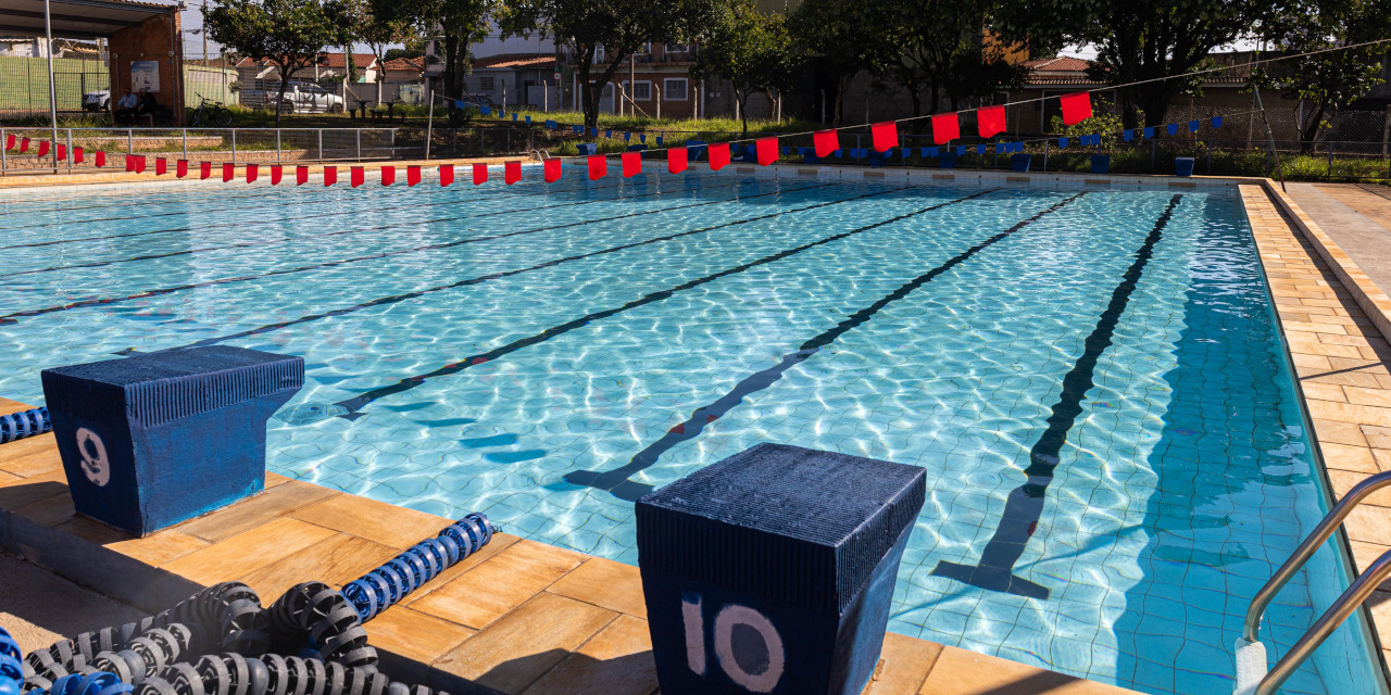 Falta de aquecimento nas piscinas desestimula alunos a frequentarem aulas de natação