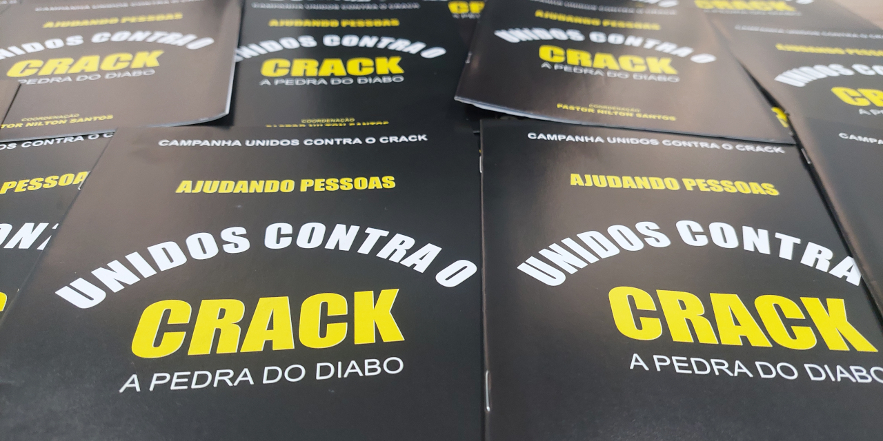 Combate e prevenção ao uso de drogas: Nilton Santos apresenta cartilha para ajudar na conscientização