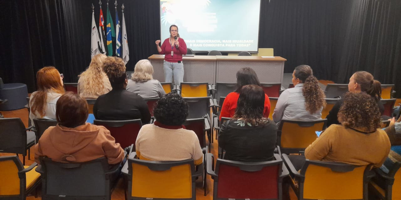 Lu Bogo participa da Pré-Conferência Municipal de Políticas Públicas para Mulheres
