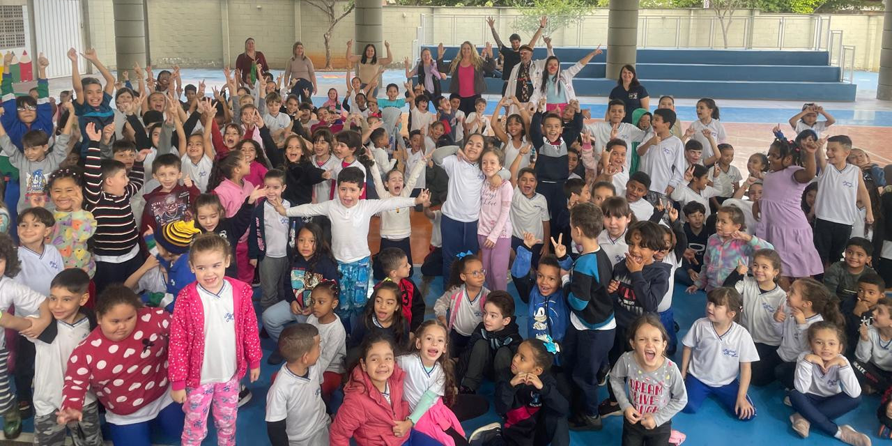 Escolas participam de dinâmica sobre coleta seletiva, reciclagem e combate à dengue