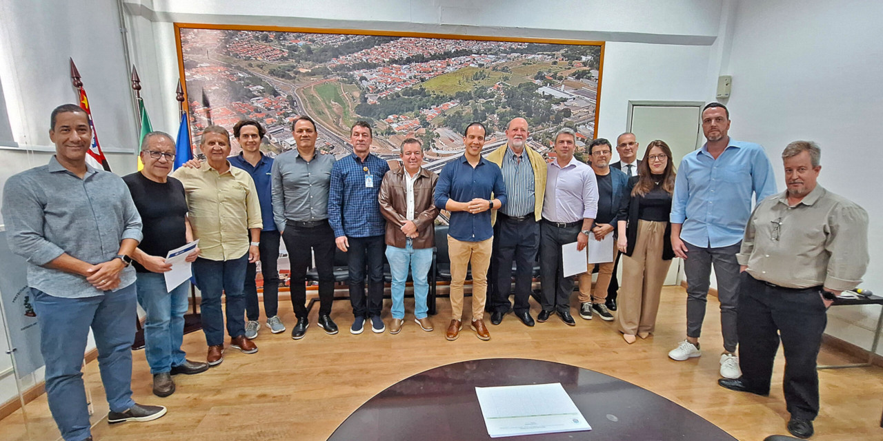 Mara Isa esteve presente na cerimônia que tratou de desenvolvimento econômico