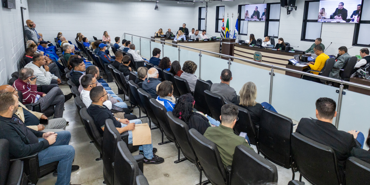 Vereadores discutem 11 requerimentos e aprovam seis projetos e seis moções em sessão ordinária
