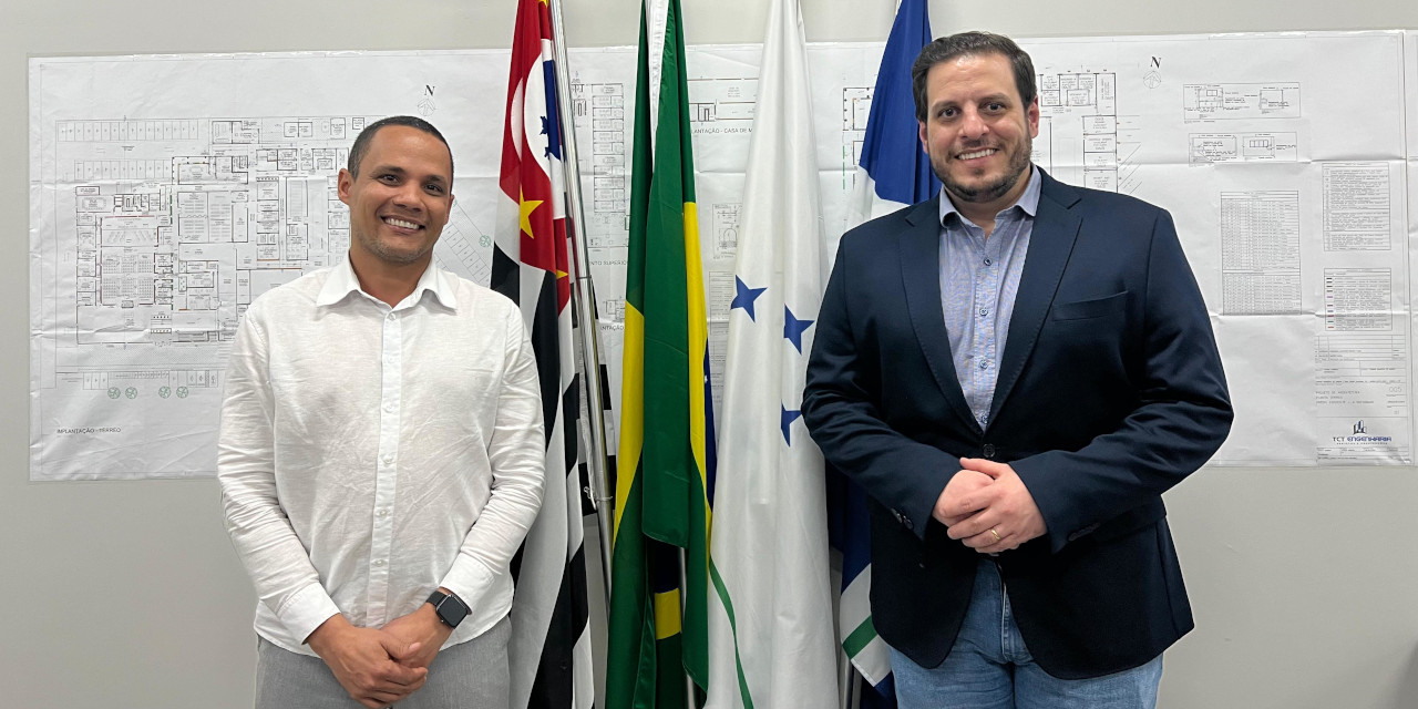 Novo secretário de Cultura, Bruno Bortolan, visita a Câmara