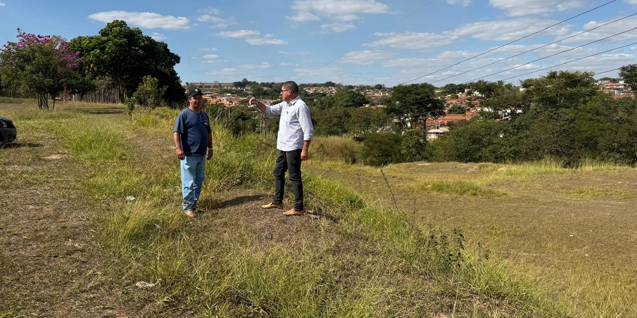 Helder do Táxi fiscaliza área destinada à construção de UPA no Parque Hipólito