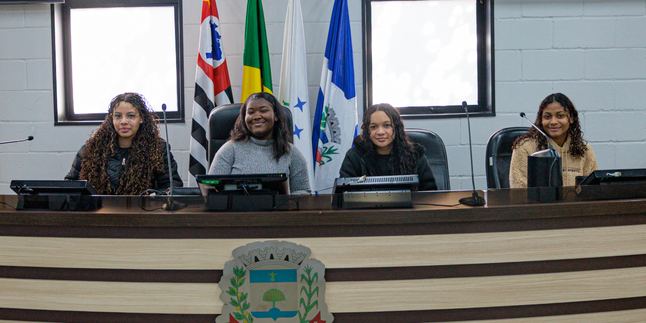 A atividade faz parte do projeto Câmara Escola e tem como objetivo promover cidadania e conhecimento