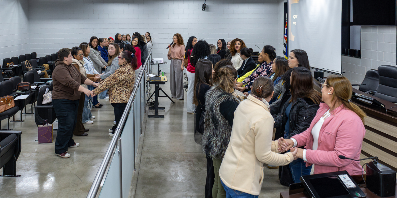 Andreza conduziu o restante da palestra de forma participativa e interativa, marcada por um momento de reflexão pessoal