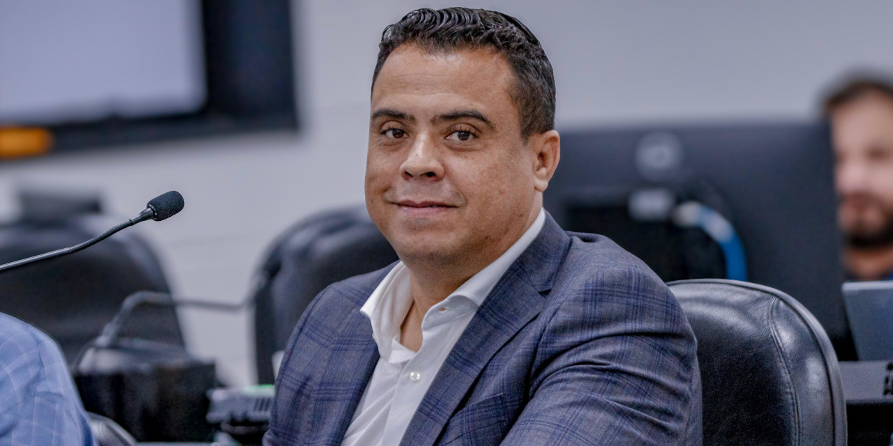 Elias Barbosa propõe ampliação do agendamento de ambulância para população