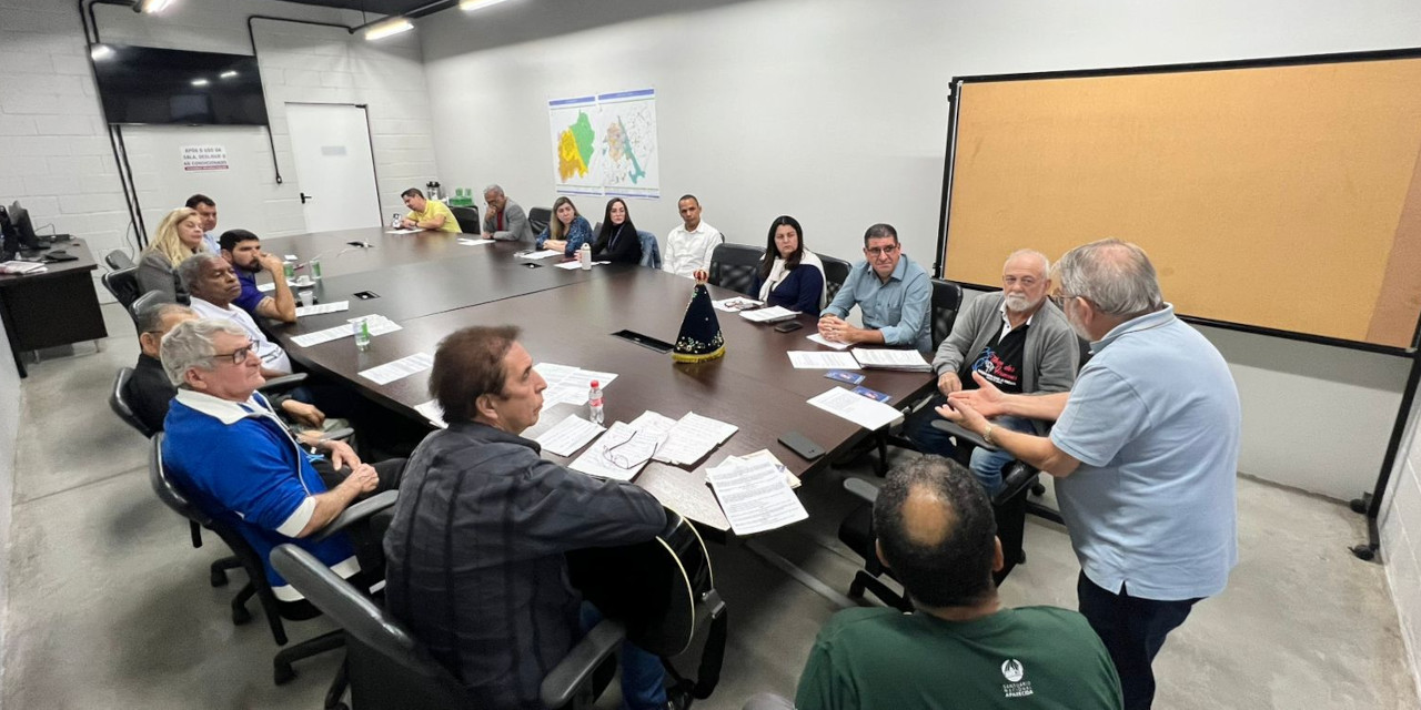 Vereadores realizam momento de oração na Câmara Municipal