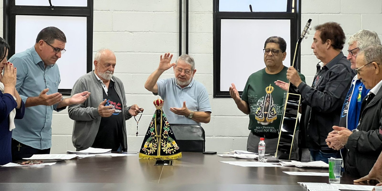A reunião foi conduzida pelo padre Alquermes Valvassori