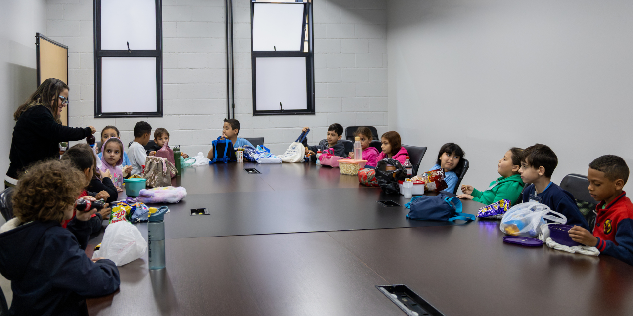 Atividade de educação política é promovida pela Escola Legislativa