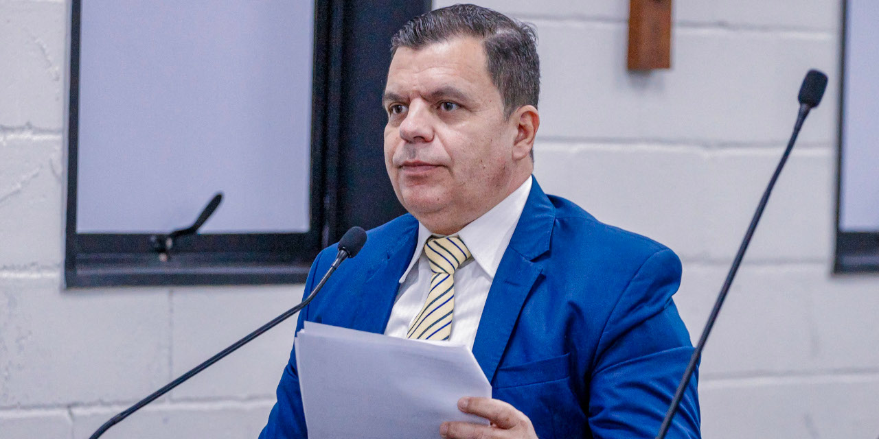 Nilton Santos solicita ações da Prefeitura contra adultização infantil
