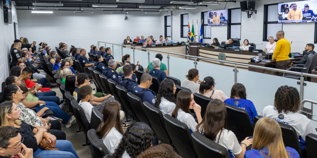 Sessão ordinária: Câmara aprova quatro projetos e 19 moções, além de encaminhar 22 requerimentos