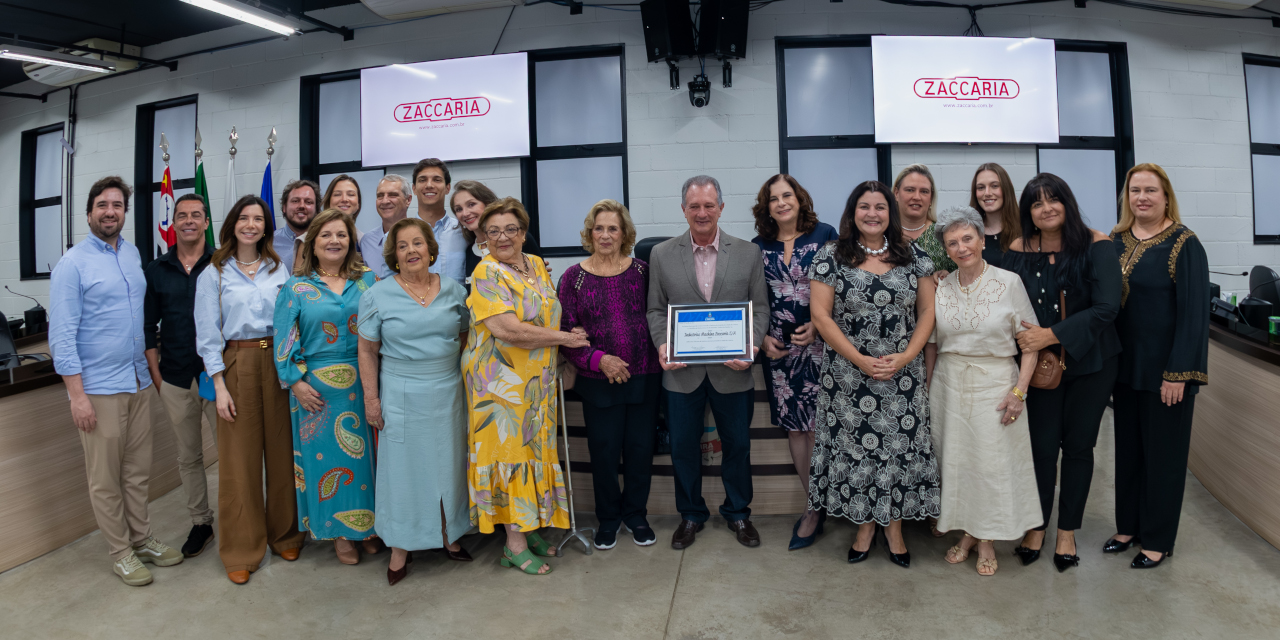 Empresa atua em Limeira desde 1925; entrega de medalha e diploma foi proposta por Mara Isa MAttos Silveira