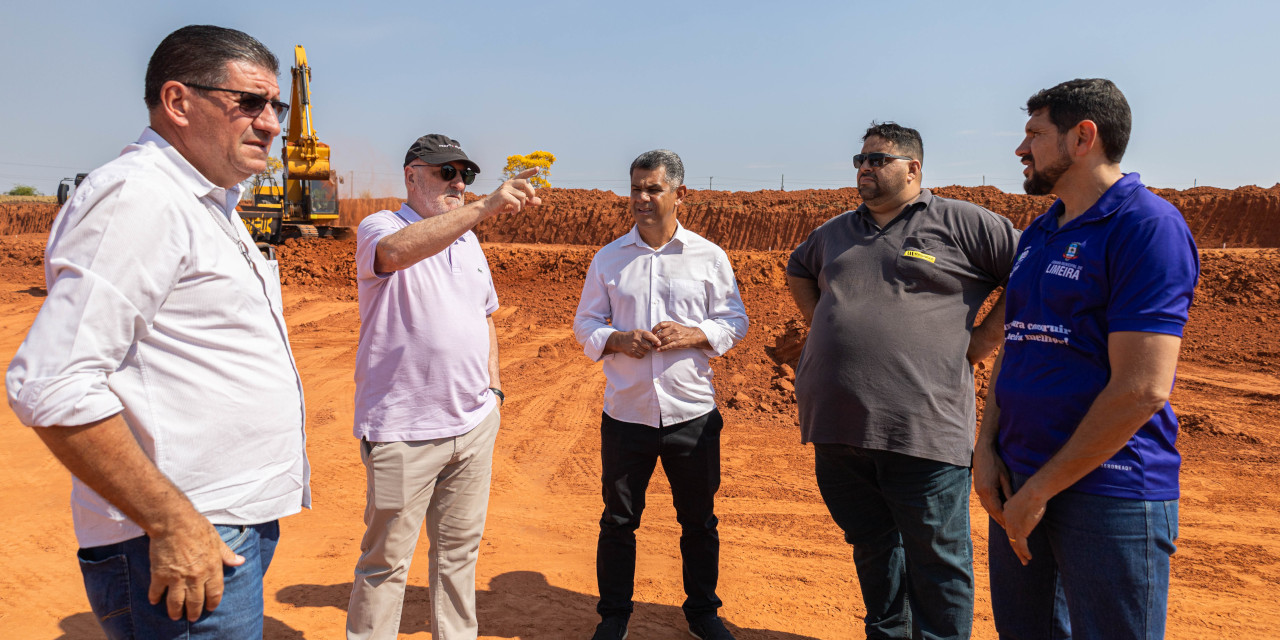 Comissão de Obras vistoria futuro aeroporto e instalações do Mercadão Municipal
